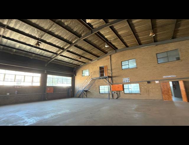 1,840M² WAREHOUSE TO LET IN MEADOWDALE